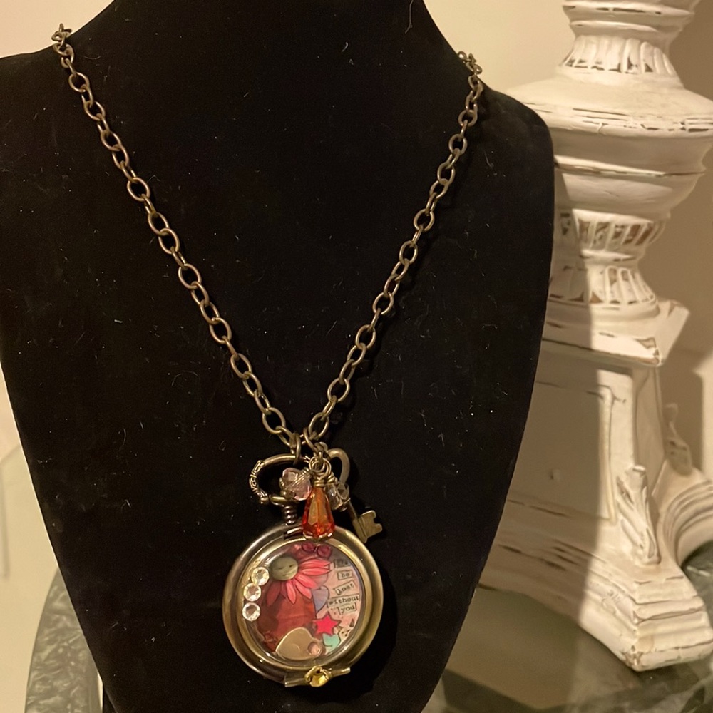 VINTAGE CLOCK LONG NECKLACE.